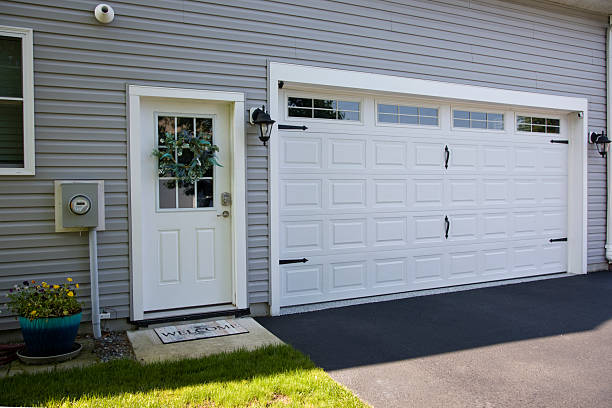 24/7 Emergency Garage Door Panel Replacement experts in Jones, OK